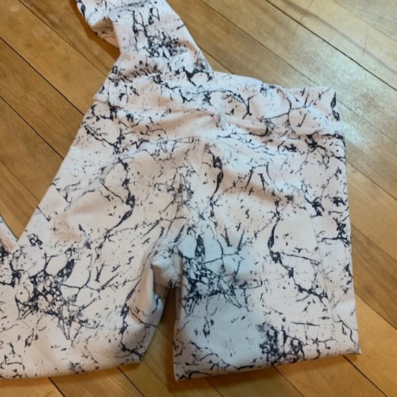 GARAGE Women's Marble Pattern Leggings - Picture 2 of 5